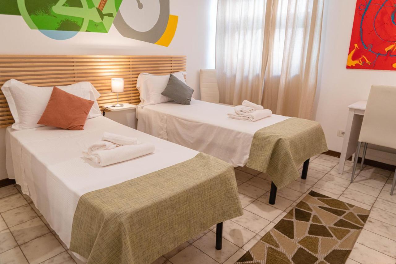Bed & Bike Ferrara Bed & Breakfast ภายนอก รูปภาพ
