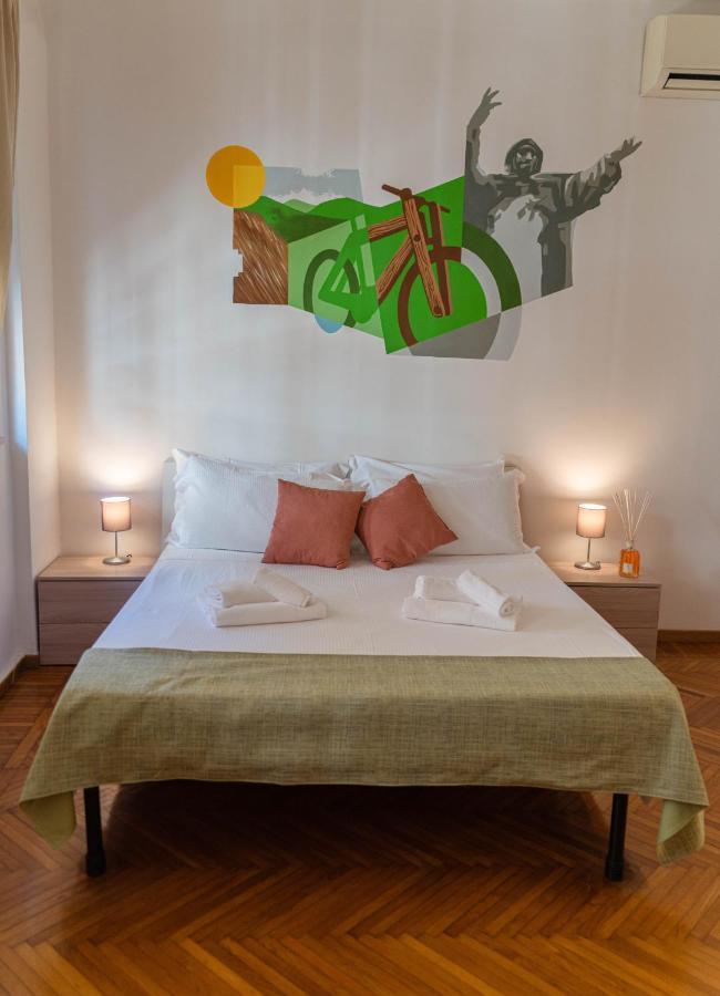 Bed & Bike Ferrara Bed & Breakfast ภายนอก รูปภาพ