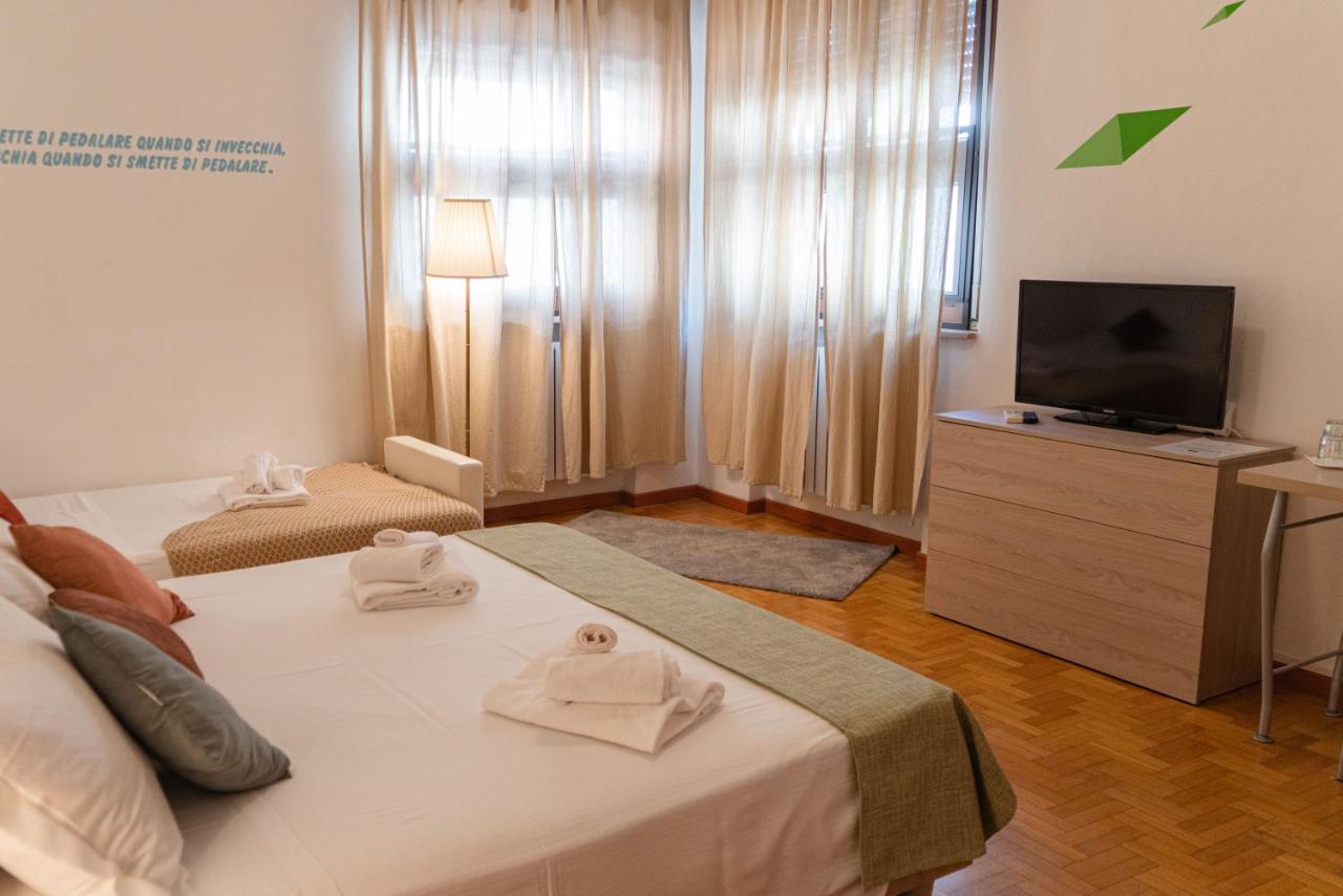 Bed & Bike Ferrara Bed & Breakfast ภายนอก รูปภาพ